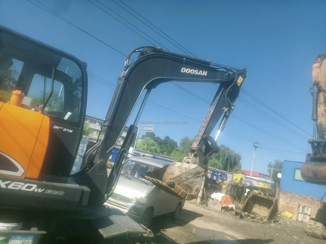 Doosan warmverkoop Gebruikte doosan dh60-7 kruipergraver/gebruikte mini-graver Doosan DX60W Goedkope prijs