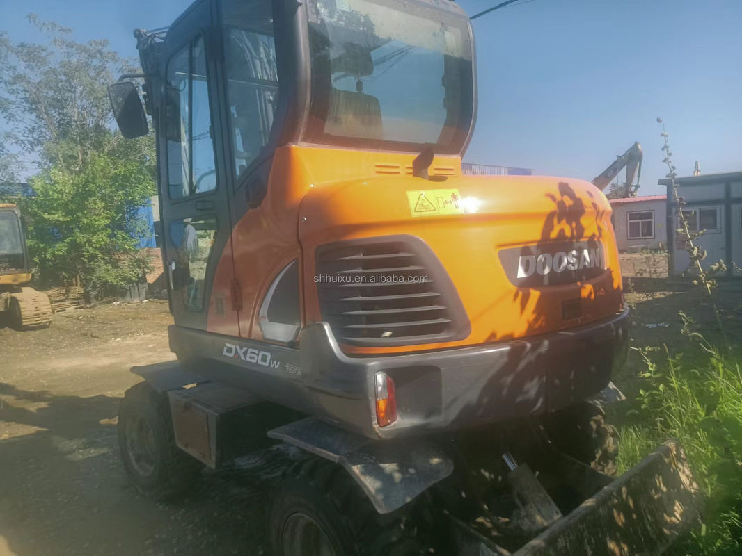 Doosan warmverkoop Gebruikte doosan dh60-7 kruipergraver/gebruikte mini-graver Doosan DX60W Goedkope prijs