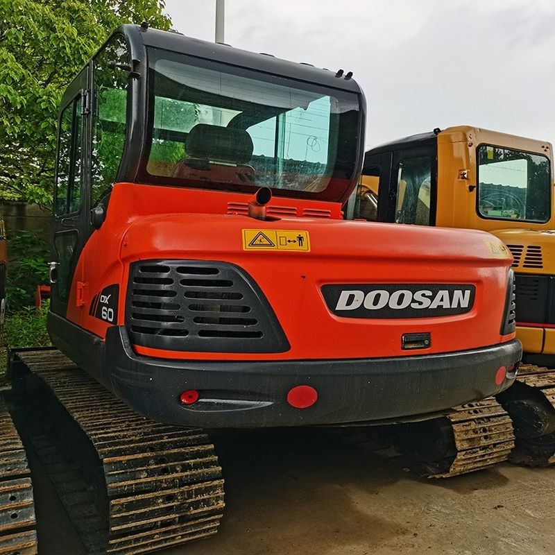 Doosan Warm verkoop Goed verkocht Gebruikte graafmachine Doosan DX60W wielgraafmachine
