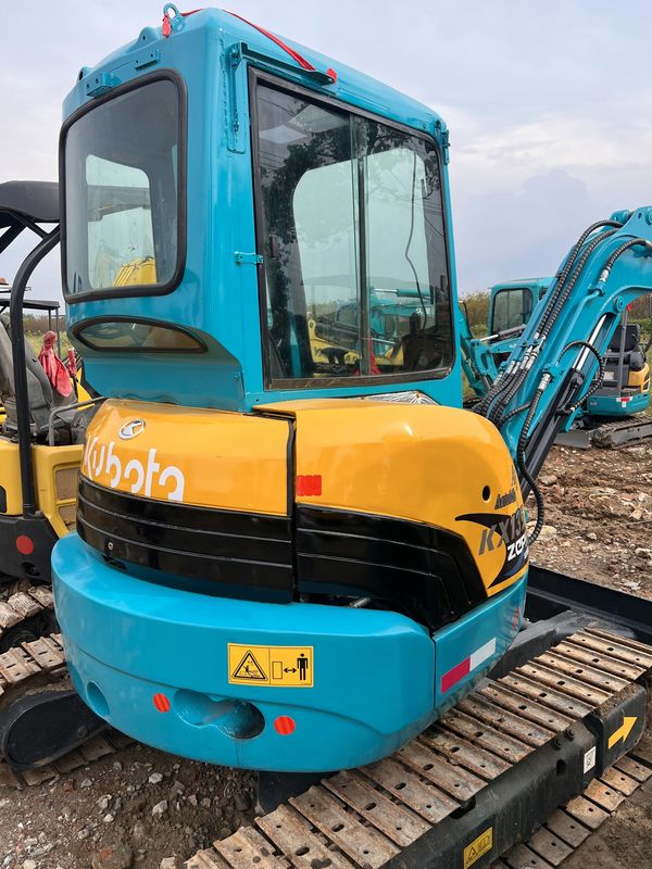 Gebruikte graafmachine kubota135/ tweedehands mini graafmachine kubota 135 lage prijs te koop