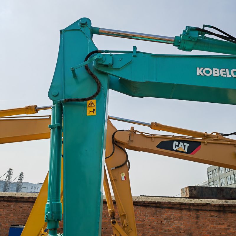 Gebruikte graafmachine kobelco 135 / originele kleur