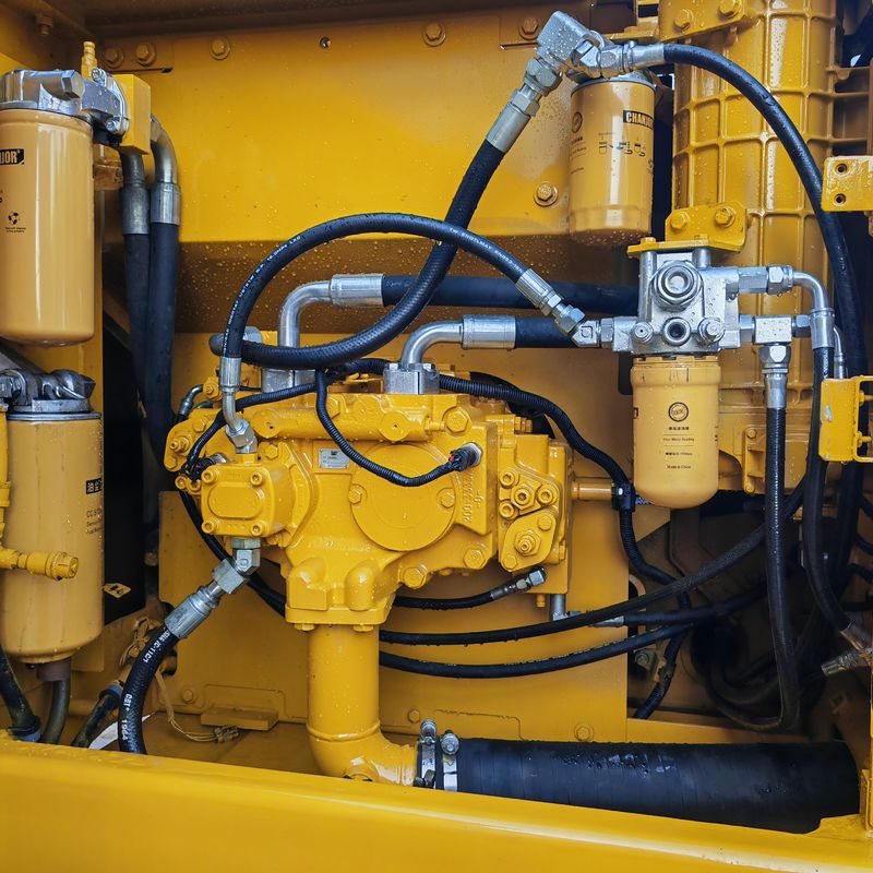 Gebruikte graafmachine rupsgraafmachine gebruikte 330 336d cat 320 320d graafmachine originele verf en staat