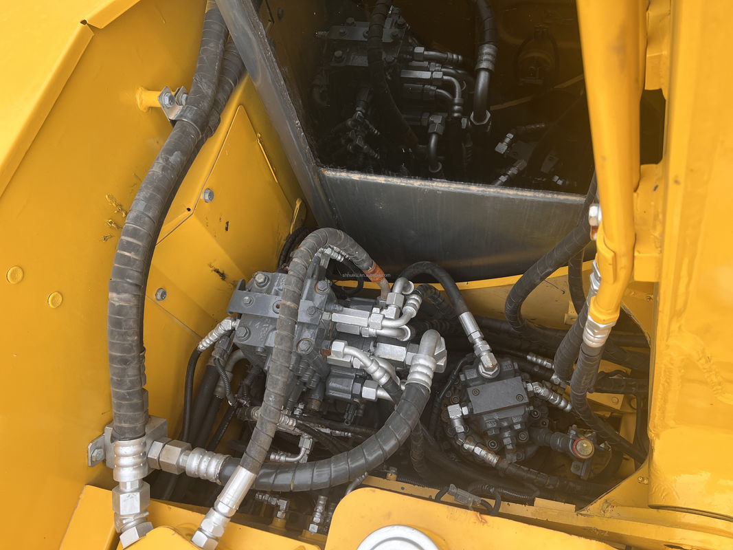 Middelgrote graafmachine met Japanse motor tweedehands komatsu pc130/gebruikte komatsu pc130 met korte werktijden te koop