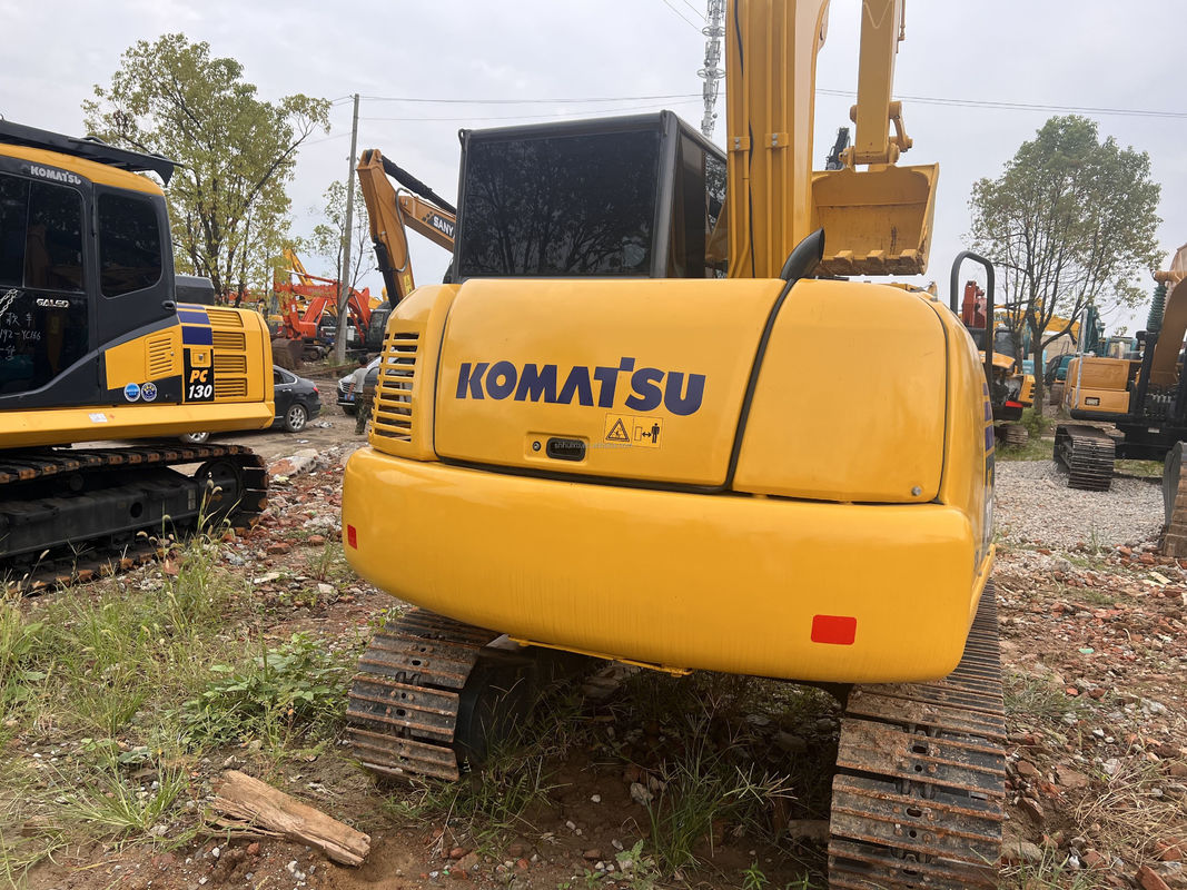 Middelgrote graafmachine met Japanse motor tweedehands komatsu pc130/gebruikte komatsu pc130 met korte werktijden te koop