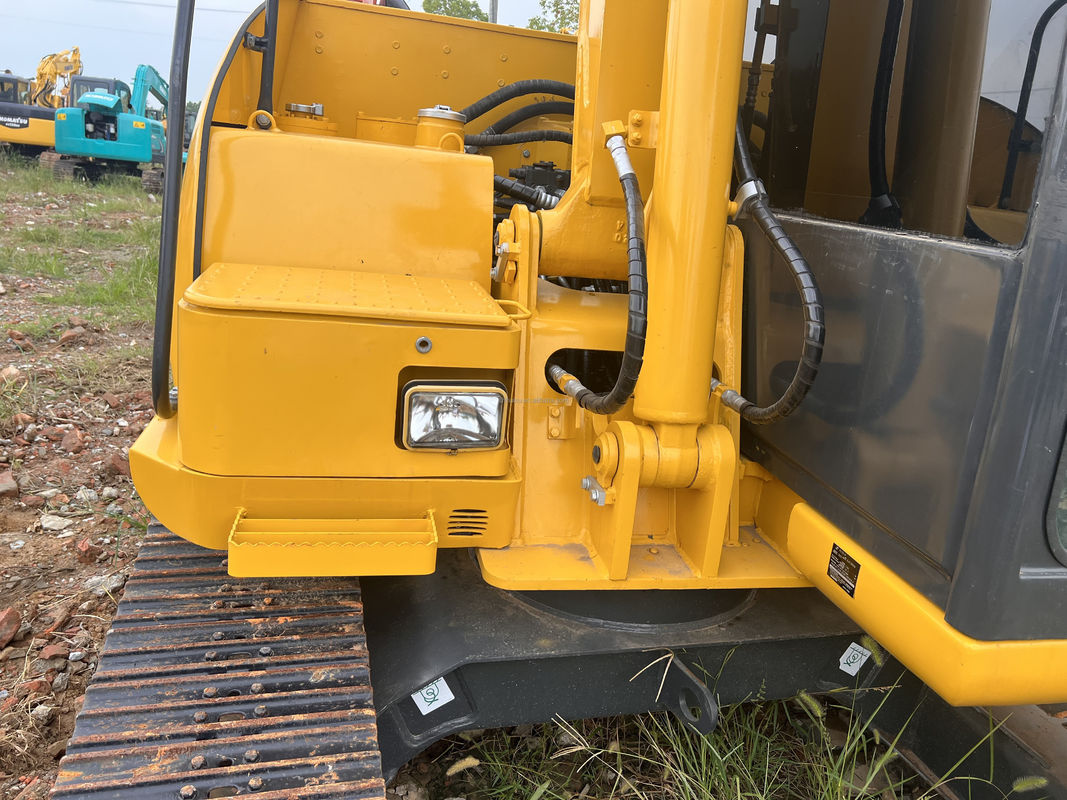 Middelgrote graafmachine met Japanse motor tweedehands komatsu pc130/gebruikte komatsu pc130 met korte werktijden te koop