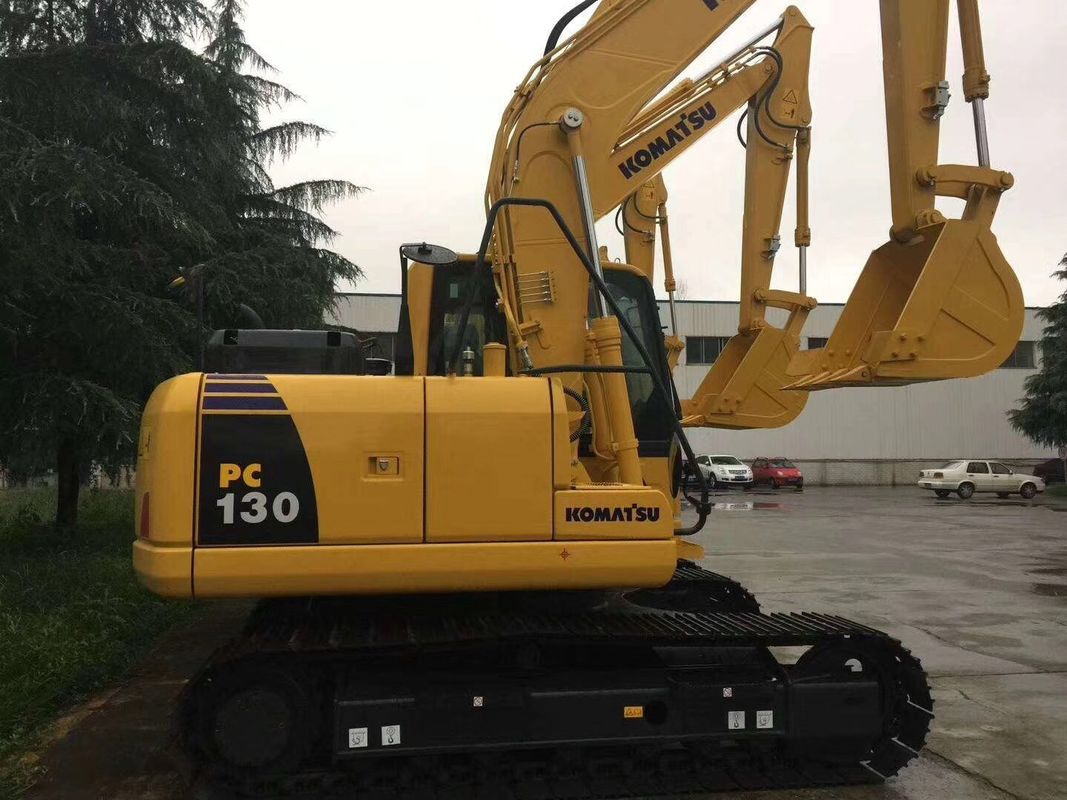 Middelgrote graafmachine met Japanse motor tweedehands komatsu pc130/gebruikte komatsu pc130 met korte werktijden te koop