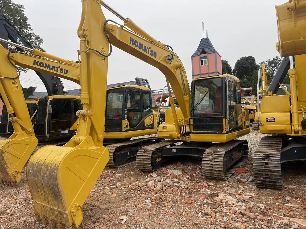 Hoge kracht motor gebruikt KOMATSU PC130 te koop / tweedehands middelgrote graafmachine KOMATSU PC130