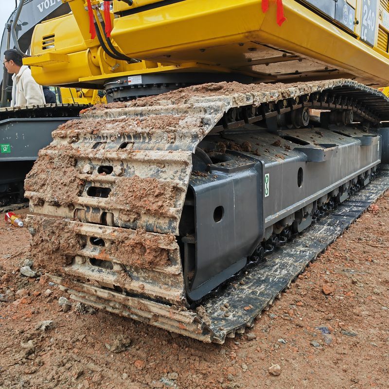 originele kleur tweedehands graafmachine Komatsu pc240 te koop met Leow prijs
