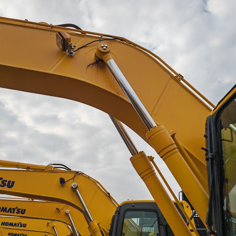 In voorraad grote gebruikte graafmachine KOMATSU PC220-8/NEW ARRIVAL SECOND HAND KOMATSU PC220-8