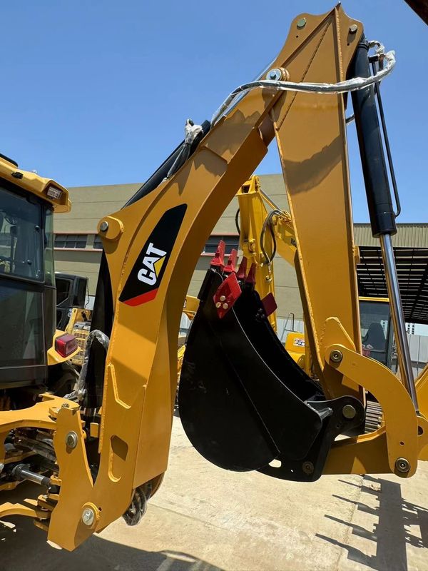 Gebruikte graafmachine Caterpillar CAT420F achterhaakjes druk aan beide uiteinden/ tweedehands Japan trekker motor in goede staat